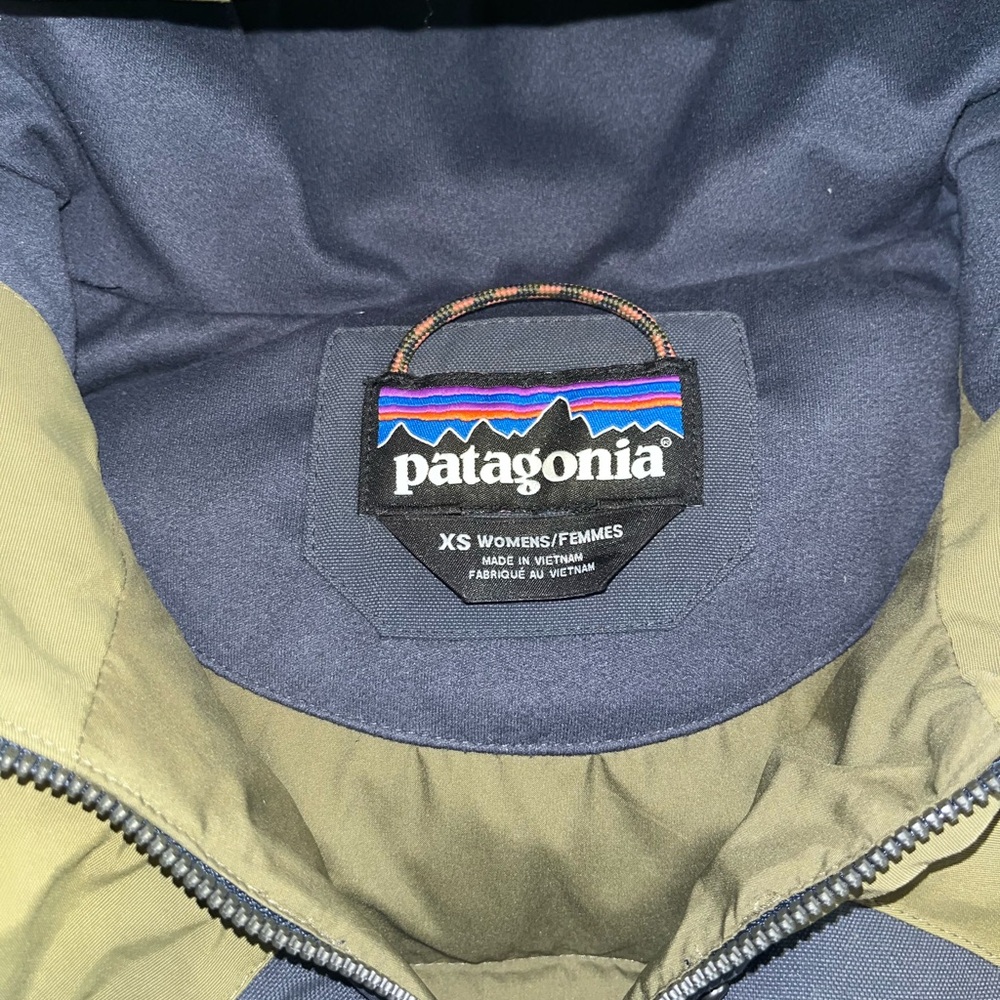 Women’s Patagonia Bivy hooded vest, size XS - Picture 3 of 5